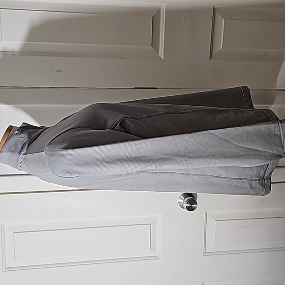 Peter millar jersey knit‎ fabric pinstripes. Henley style shirt. Size lar… - Picture 5 of 10